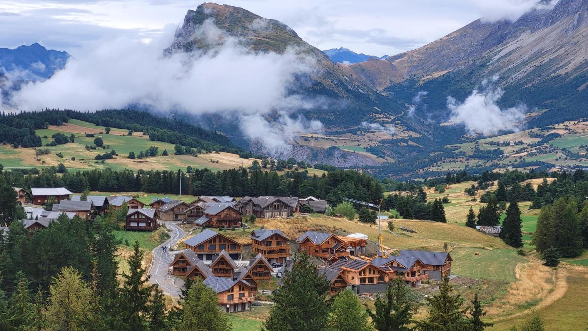 Appartement 4 A 6 Personnes - Chalets D'Aurouze - La Joue Du Loup Saint-Étienne-en-Dévoluy Zewnętrze zdjęcie